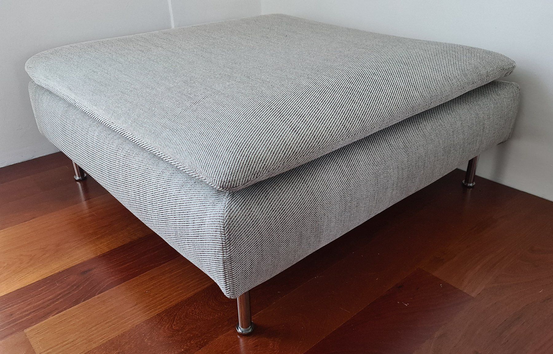 Ikea Tabourets: IKEA SÖDERHAMN Hocker - wie neu – D'occasion à Luzern par monyet
