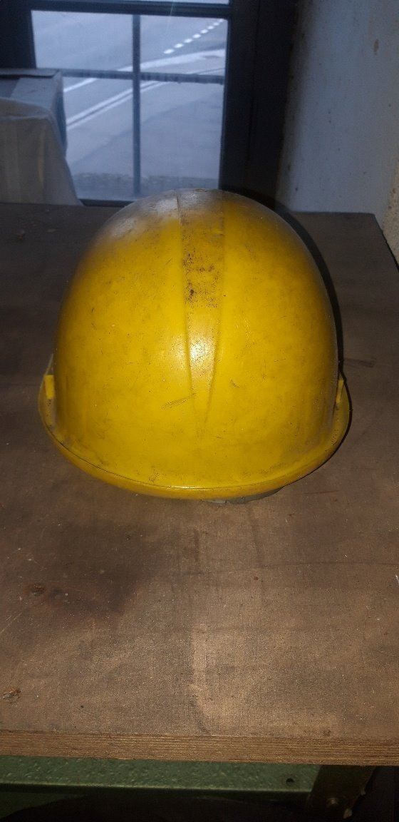 Protezione per viso e udito: Gelber Bauhelm – Usato da Höri venduto da 2oo892 2