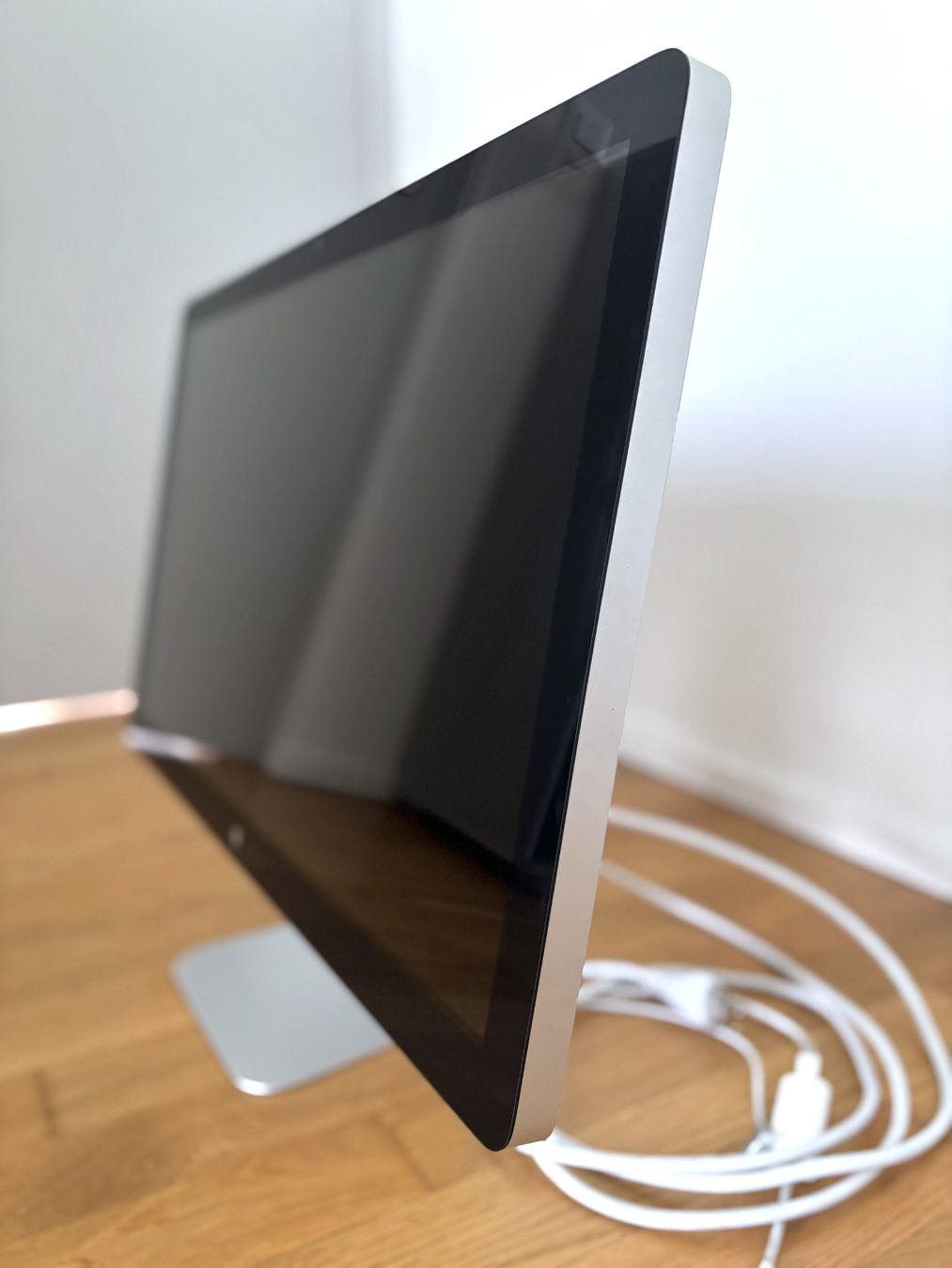 Apple Monitor: Apple Thunderbolt 27" LED Cinema Display A1407 Bildschirm – Usato da Holzhäusern ZG venduto da paula_w