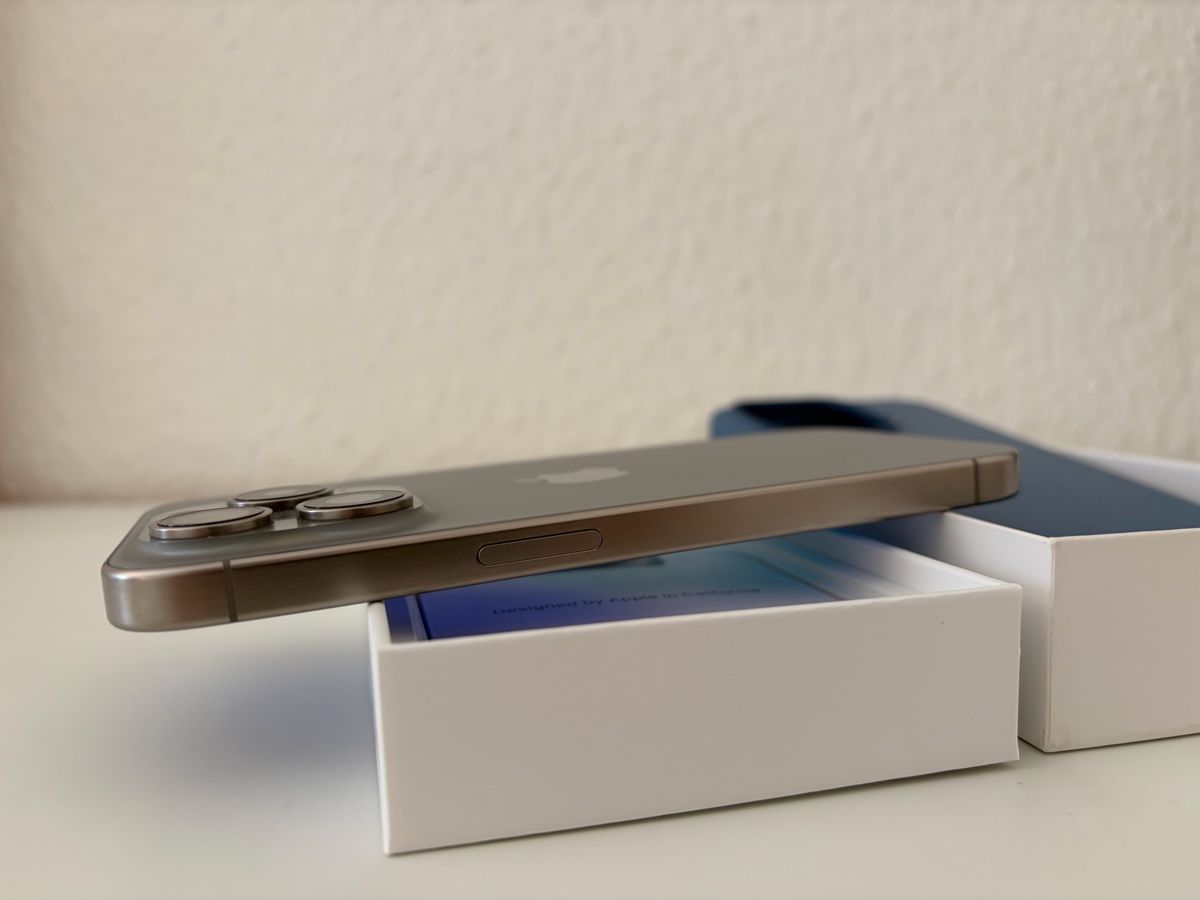 Apple Telefoni cellulari / Smartphones: iPhone 15 Pro (128GB titanium, outstanding condition) – Usato da Genève venduto da kas_6hfm 4