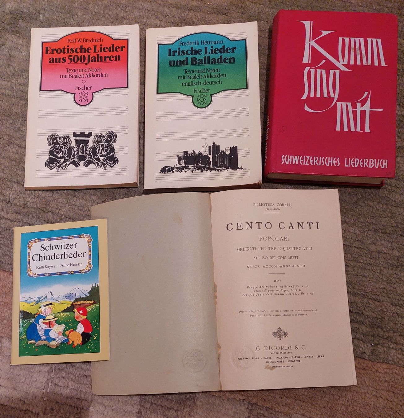 Libri: 5 Liederbücher – Usato da Zürich venduto da Cortin