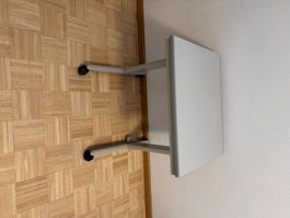 Tisch grau mit ausziehbarer Platte