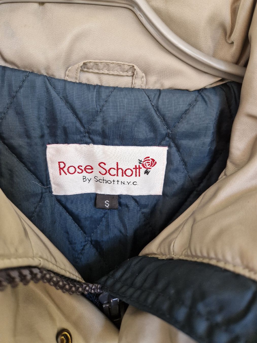 Schott Giacche: Rose Schott Winterjacke Damen Gr. S – Usato da Olten venduto da hinterhof.olten 1