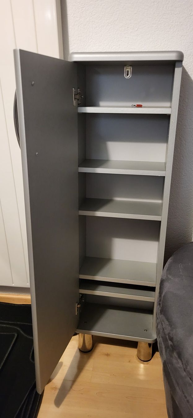 Étagères: "Malibu" CD- oder Badzimmer-Möbel – D'occasion à Kleindöttingen par Mcyaya007 1