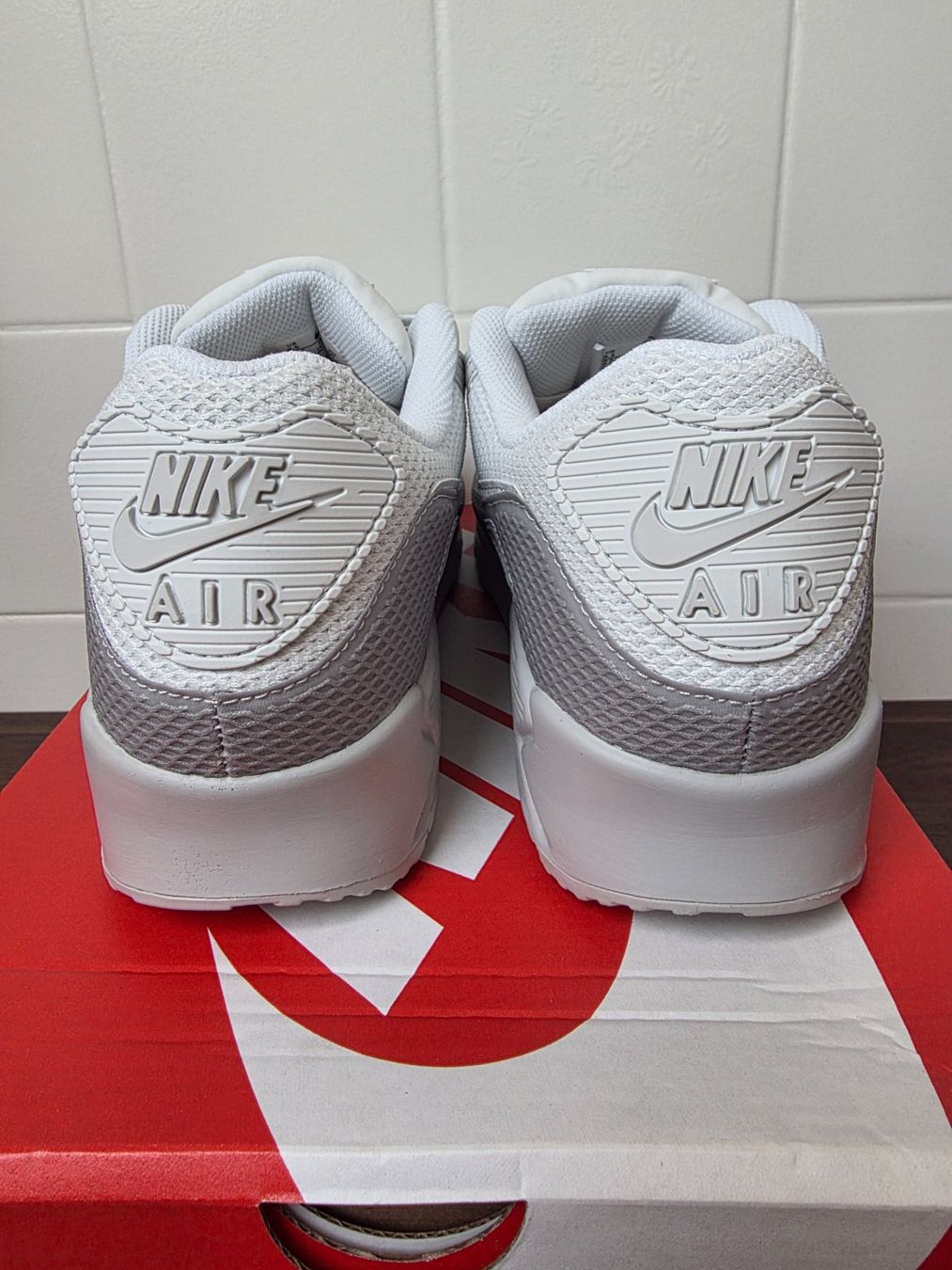 Nike Scarpe da uomo: Nike Air Max 90 – Nuovo e nell'imballaggio originale da Fleurier venduto da dav_xx8y 4