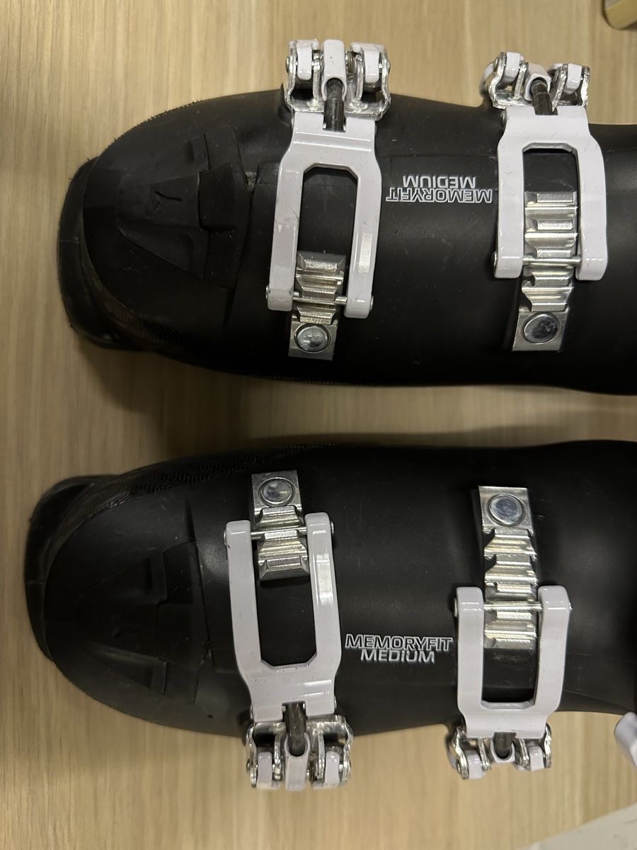 Scarpe da uomo: Skischuhe schwarz – Nuovo (secondo la descrizione) da Winterthur venduto da TropyBanana 2