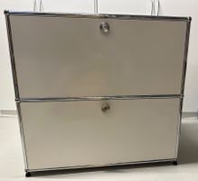USM Sideboard in Grün und Reinweiss