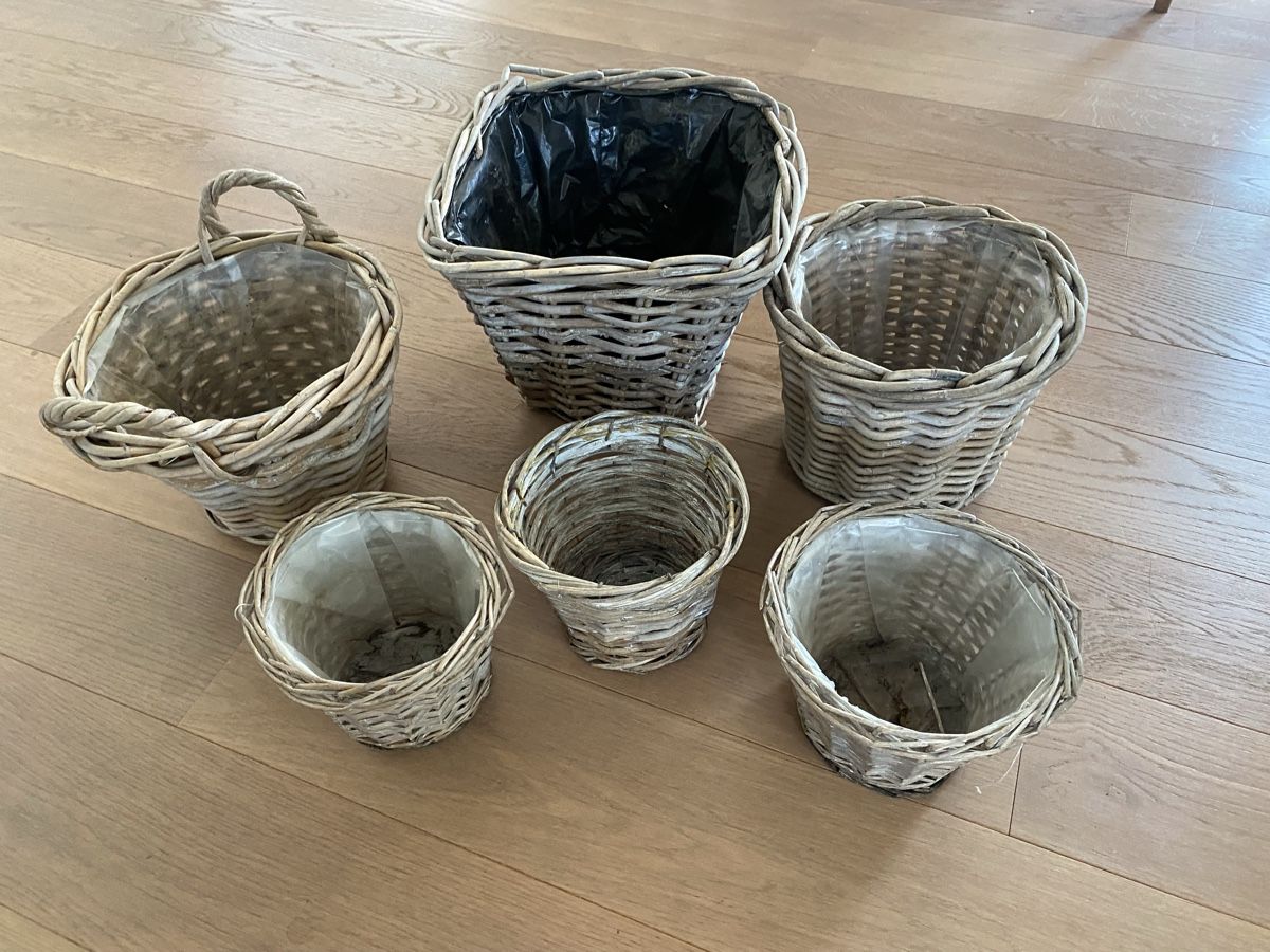 Sonstiges für Haushalt & Wohnen: 1Set mit 6 Zierkörbe mit Einsatz gebraucht – Gebraucht aus Niederrohrdorf von StefMont