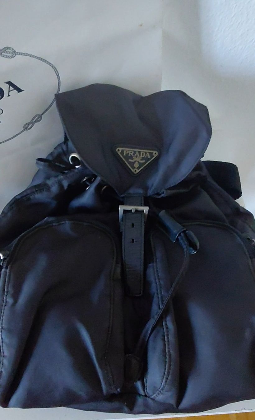 Prada Zaini: Prada Mini Rucksack Schwarz Nylon – Usato da Horgen venduto da zur_jq85 5