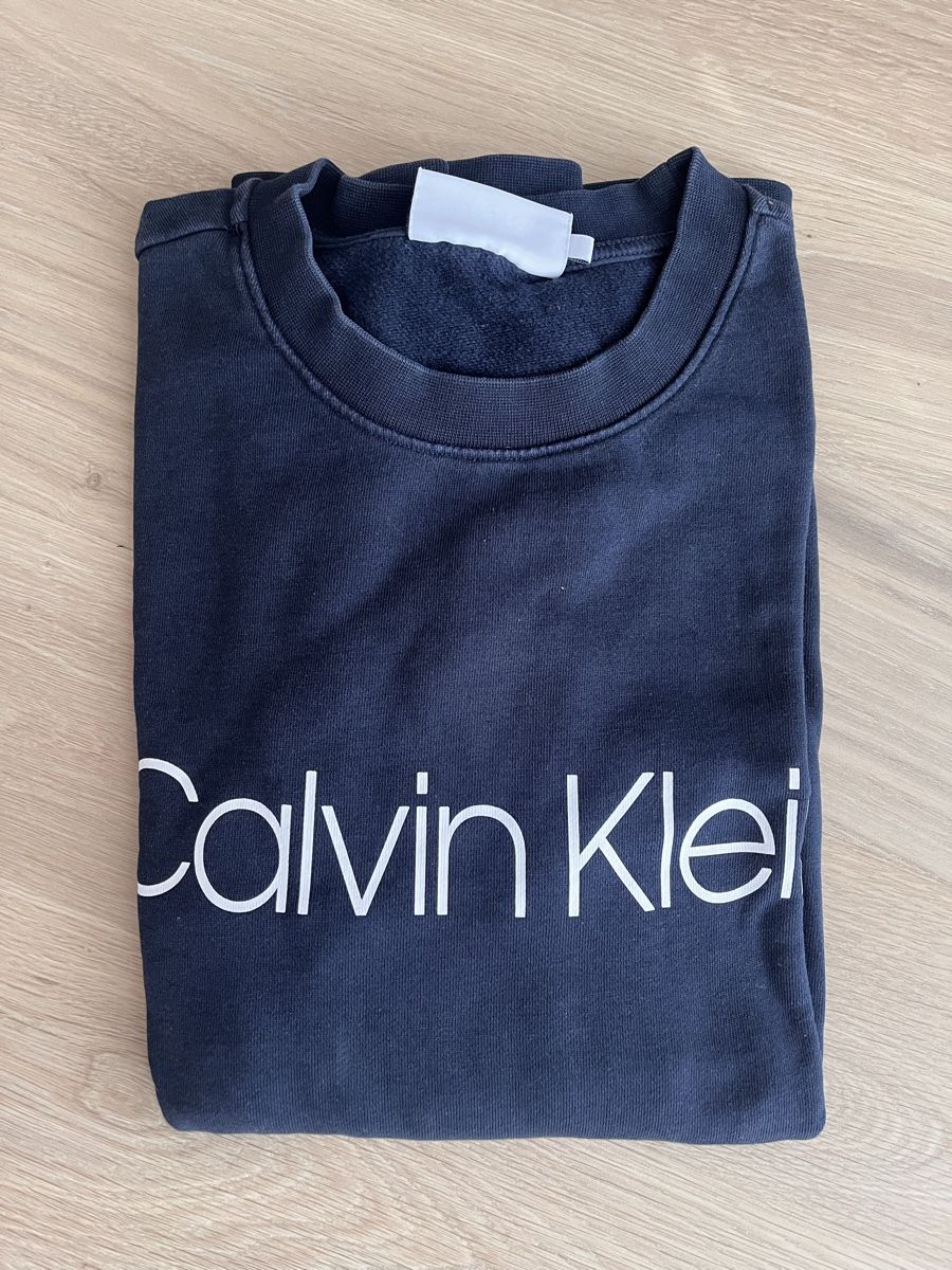 Calvin Klein Pulls & Sweat-shirts: Calvin Klein Sweatshirt – D'occasion à Pfäffikon ZH par Restore-Me 1