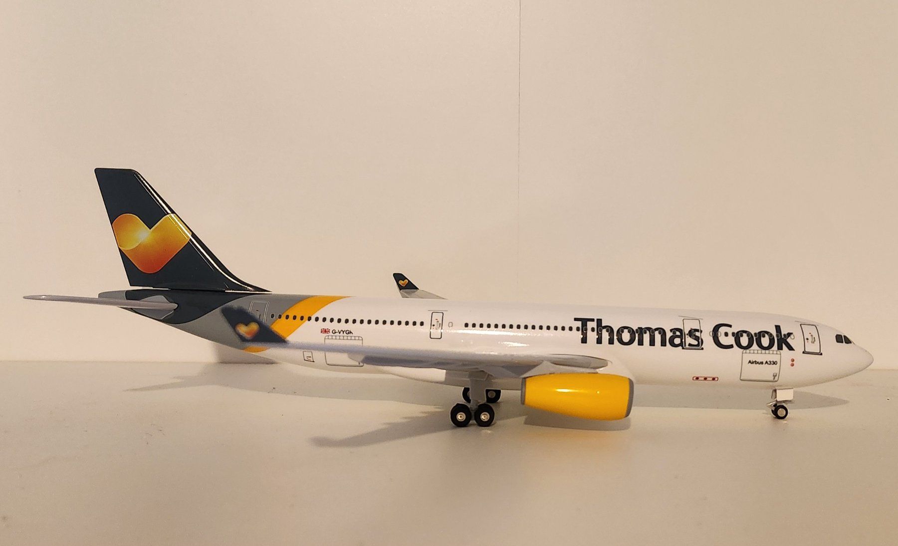 Kit di modellismo & Modellini statici: SkyMarks Thomas Cook Airbus A330-200 – Nuovo (secondo la descrizione) da Wittenwil venduto da ced_q8j7 1