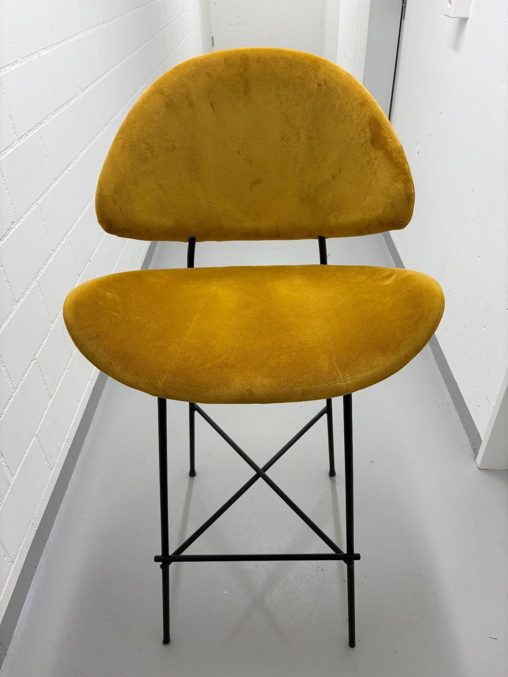 Hocker: Cheri Bar Velours High stool From Iker – Gebraucht aus Allenwinden von jef_9w6z 1