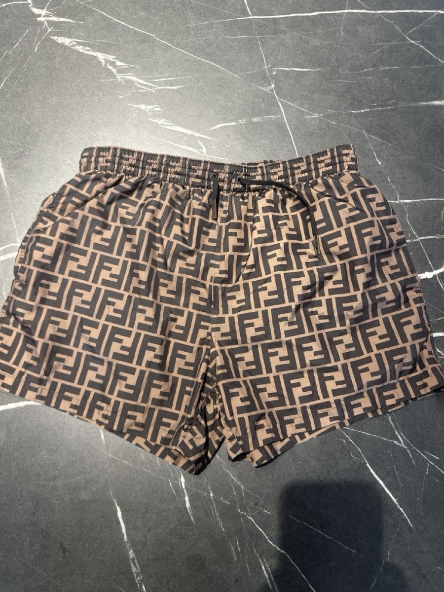 Fendi Hosen: Fendi shorts – Neu (gemäss Beschreibung) aus Kriens von lau_xk77
