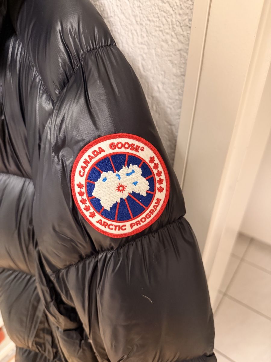 Canada Goose Vestes: Canada Goose Puffer Jacke – D'occasion à Leibstadt par EndritBatushaj 1