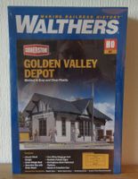 Walthers 3532, Kleinbahnhof Golden Valley und Uhr, H0