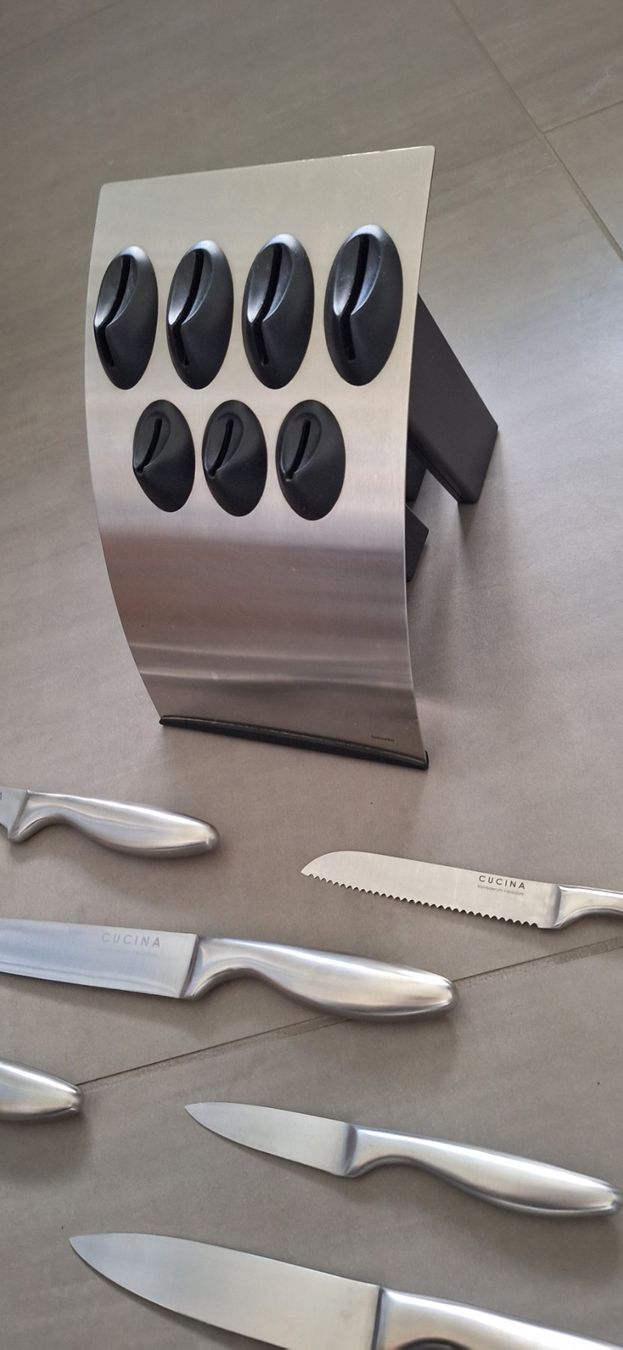Interio Coltelli: Interio Messerblock aus Metall mit 6 Messern – Difettoso da Märstetten venduto da activemember 4