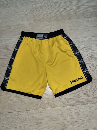 Short de sport Spalding jaune