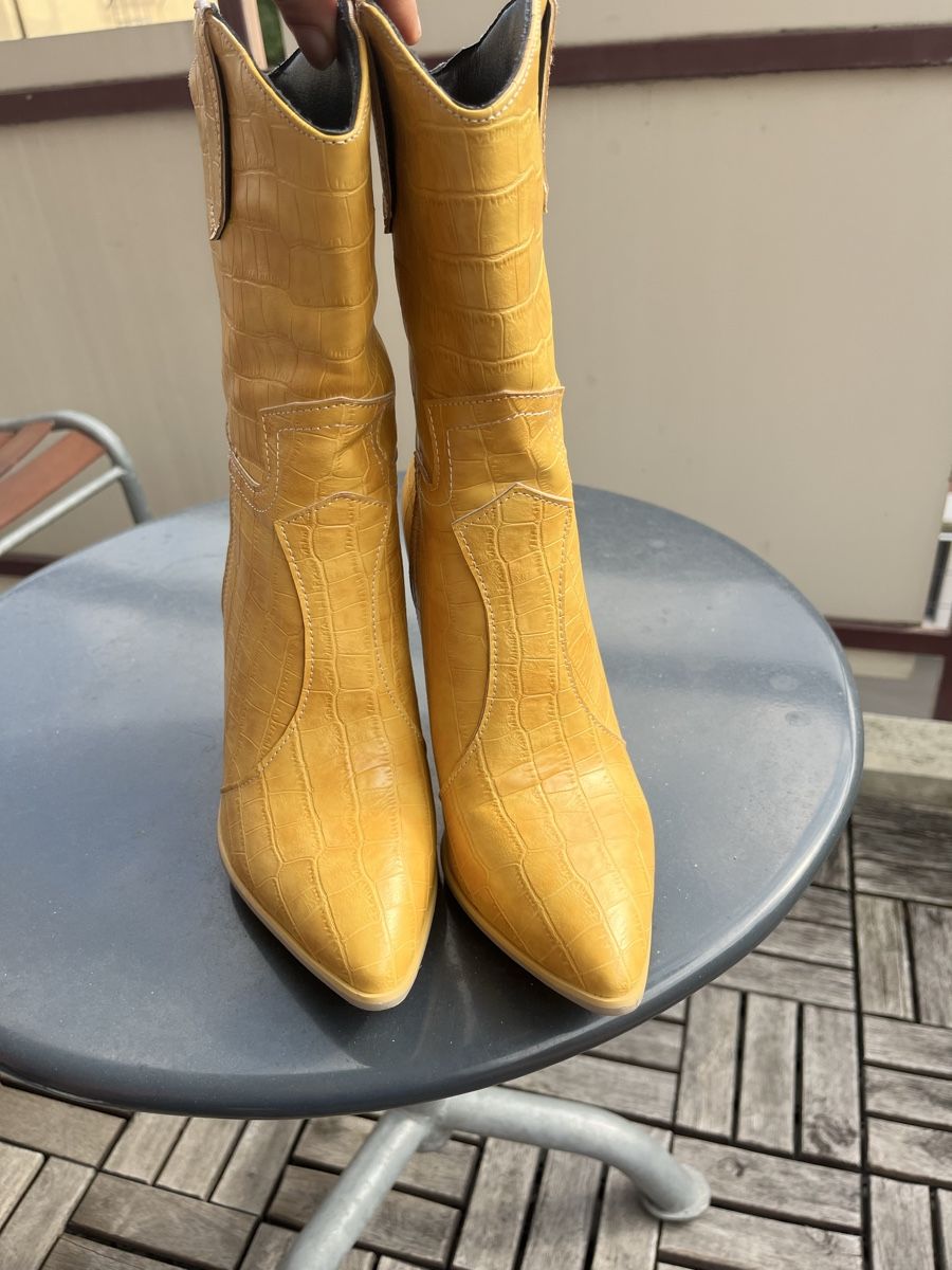 Damenschuhe: Gelbe Cowboystiefel – Neu (gemäss Beschreibung) aus Zürich von rob_l9n6