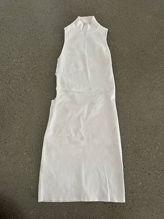 Bershka kleid weiss rückenfrei mit glitzersteine Gr.M