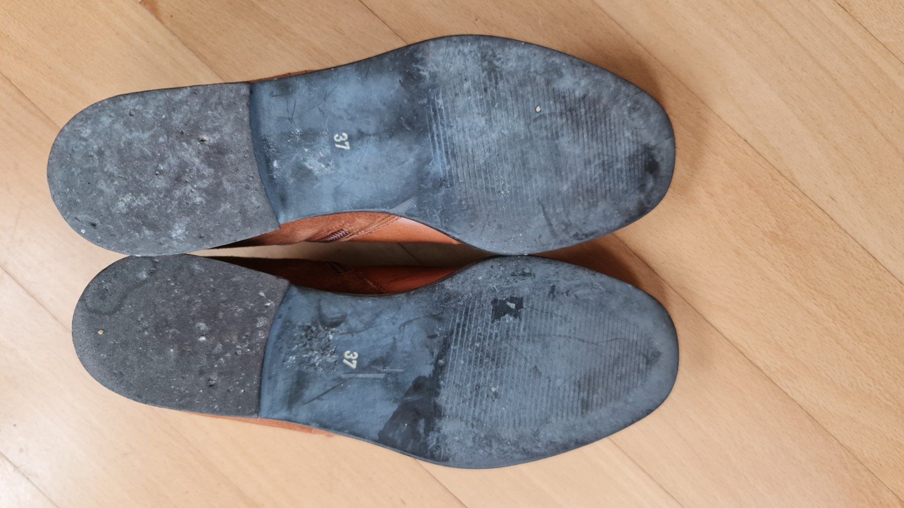 Scarpe da donna: Schöner Schuh mit Wildleder Gr. 37 – Usato da Kriens venduto da ..stx.. 1