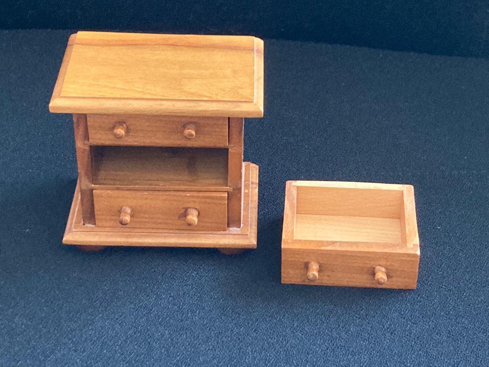 Puppenhäuser & -möbel: Pupenhausmöbel – Gebraucht aus Schwarzenbach SG von ernesto3.6