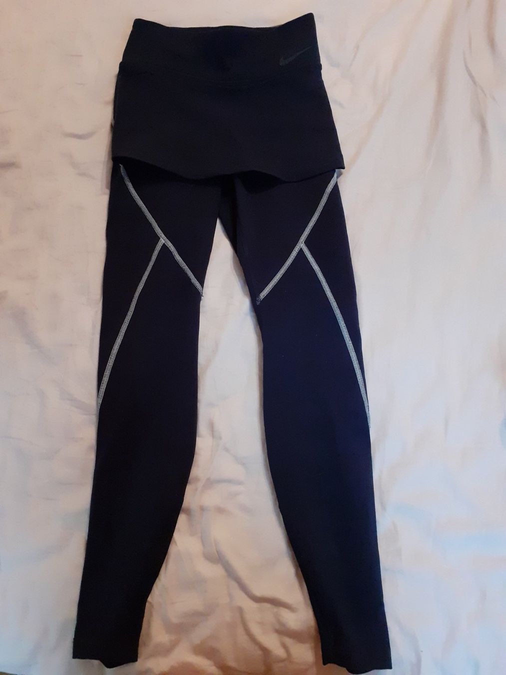 Nike Pantaloni: Nike Laufhose XS – Usato da Brittnau venduto da Gismo2012