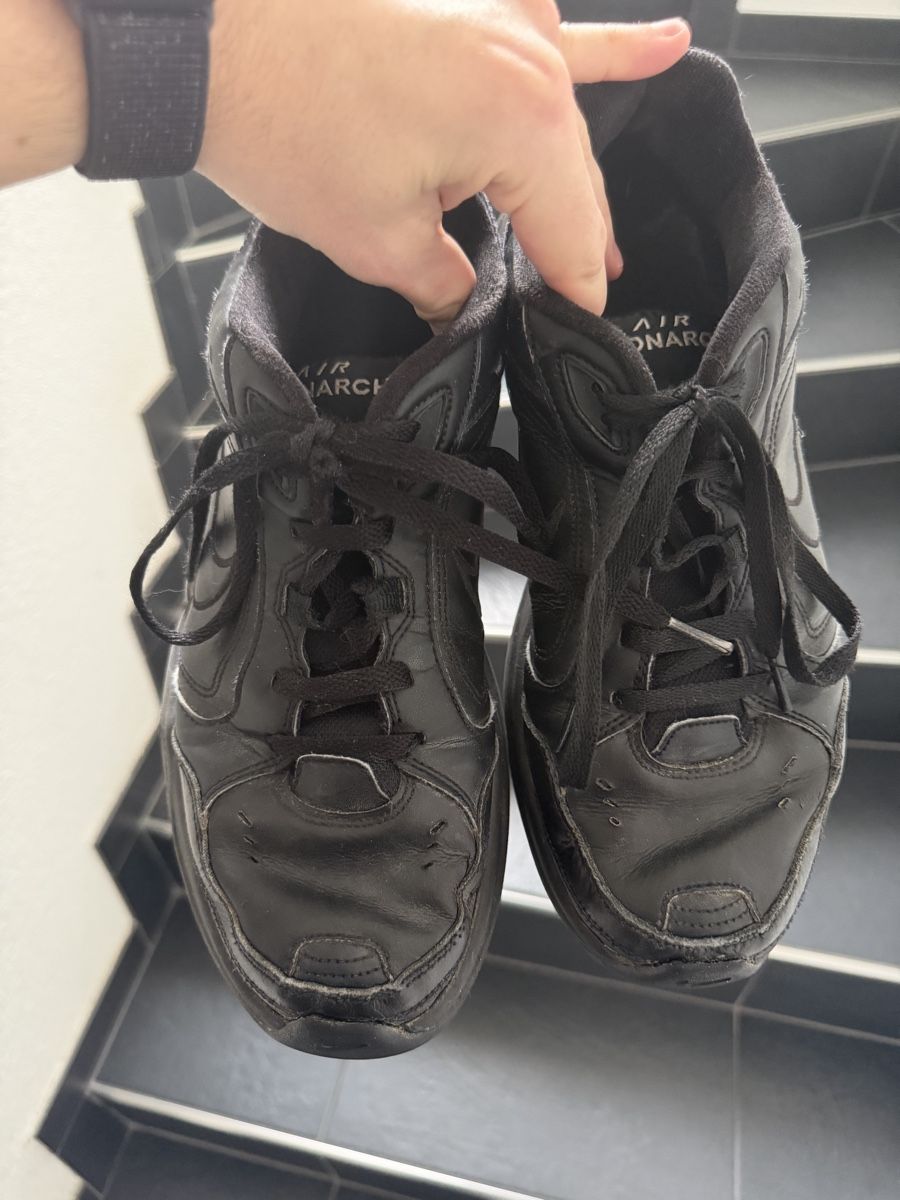 Nike Herrenschuhe: Nike Air Monarch IV black – Gebraucht aus Boudry von LuigiLoot 1