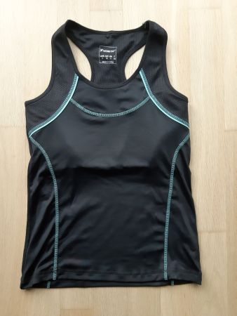 Sporttop mit integriertem BH, Gr. 36, Marke: Workout