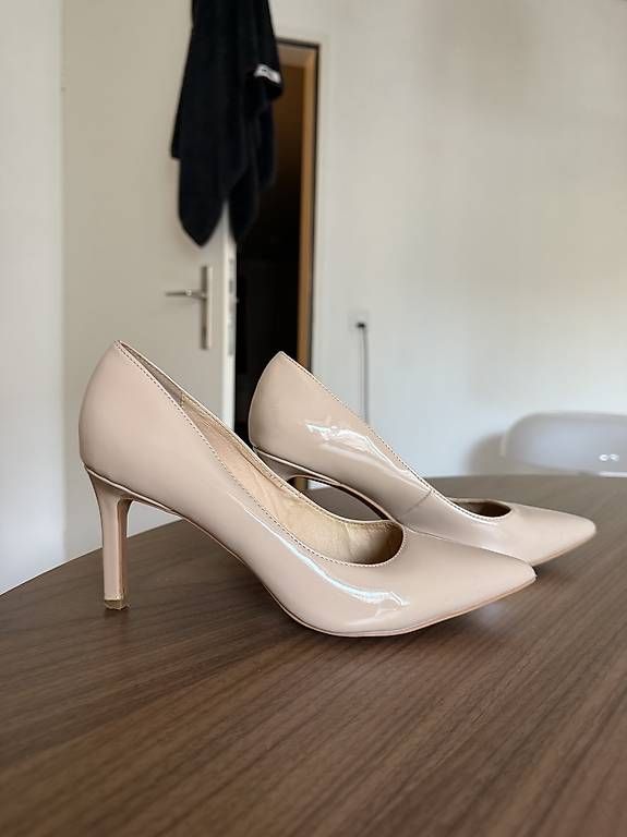 Buffalo Scarpe da donna: Buffalo Lack Pumps Nude Gr. 39 – Usato da Zürich venduto da My_little_boutique 2