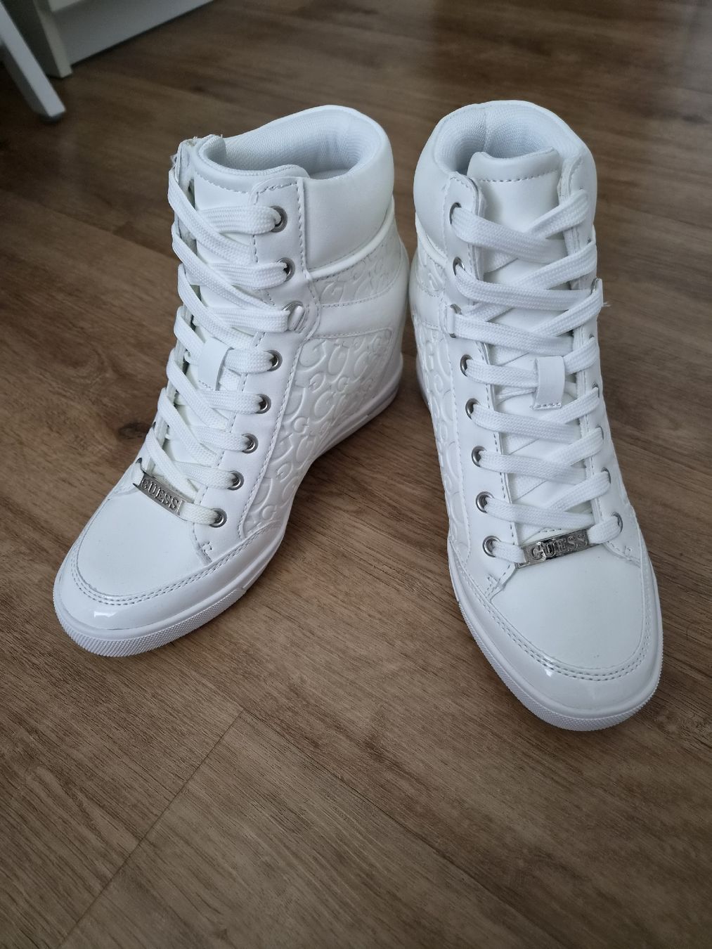 Guess Scarpe da donna: Guess Schuhe neu! Gr.37 – Nuovo e nell'imballaggio originale da Birr venduto da Daria_secondhand
