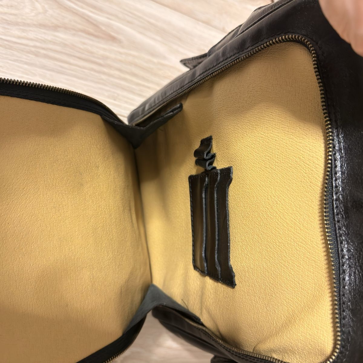 Zaini: Elegante Leder-Rucksack schwarz, Leder.  – Nuovo e nell'imballaggio originale da Bertschikon Gossau venduto da Babayan.lusine 3