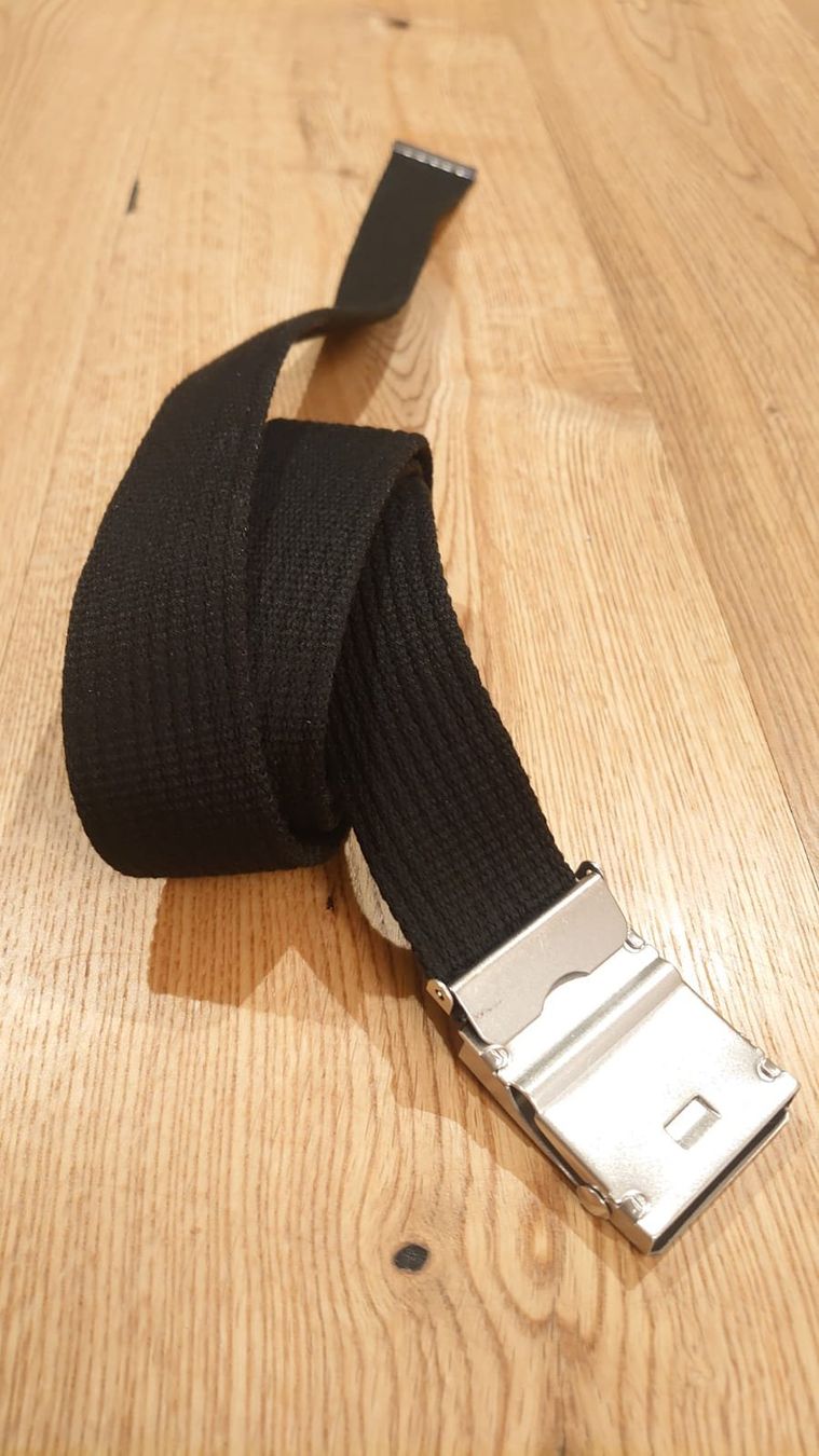 Cinture: Schwarzer Bandgürtel mit Metallschnalle – Nuovo (secondo la descrizione) da Toffen venduto da daenuu 3