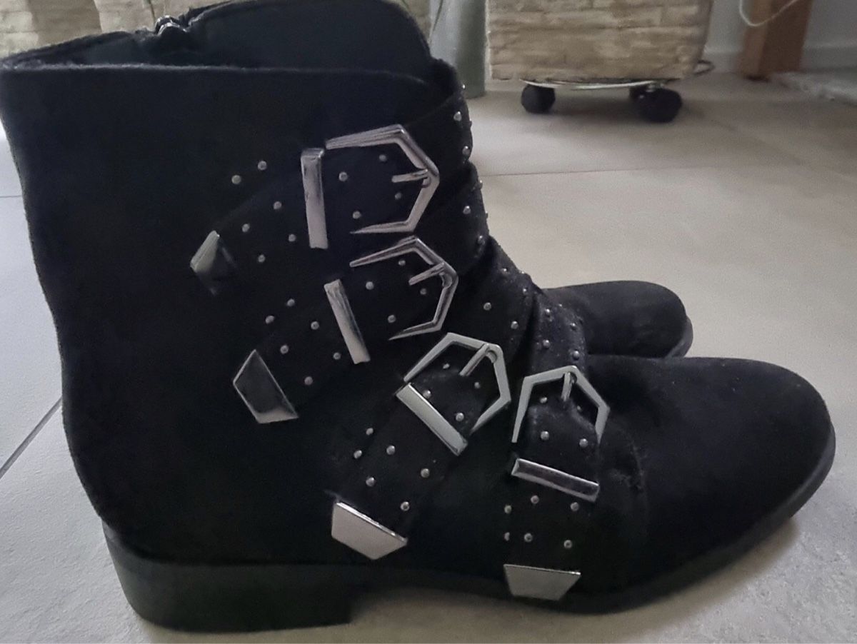 Scarpe da donna: Stiefeletten Gr 39 – Nuovo (secondo la descrizione) da Endingen venduto da Warlock