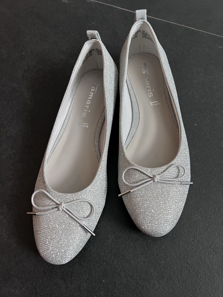 Tamaris Scarpe da donna: Tamaris Ballerinas Gr. 38 Glitzer Silber – Nuovo (secondo la descrizione) da Wolfhausen venduto da Starlake