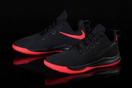Nike LeBron Witness III Schuhe