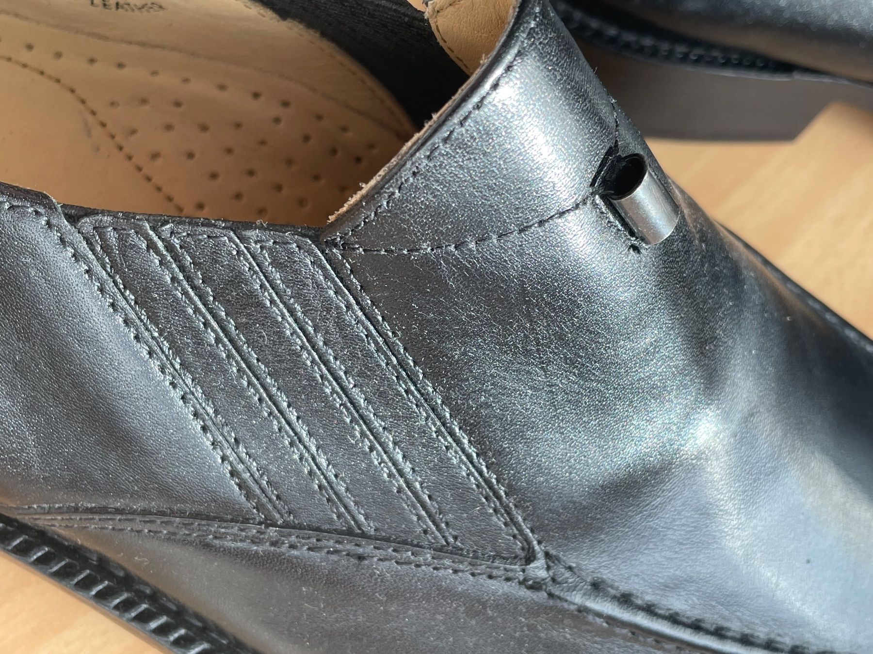 Bugatti Scarpe da uomo: Bugatti Slipper schwarz Leder Gr. 42 - Neu ! – Nuovo (secondo la descrizione) da Rothenfluh venduto da Ron999 3