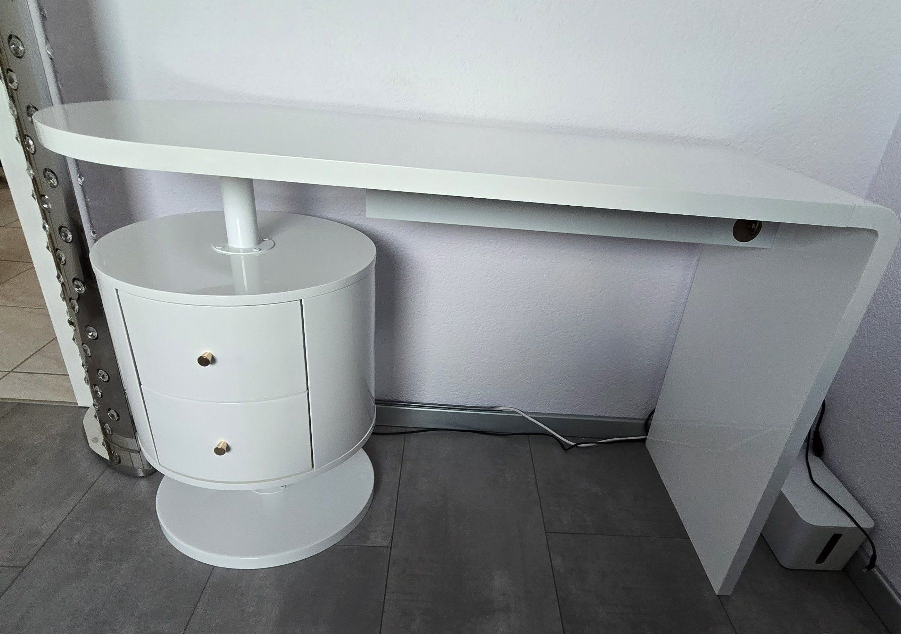 Tavoli da trucco: Schminktisch Lara Weiss Hochglanz – Usato da Derendingen venduto da steven63 2