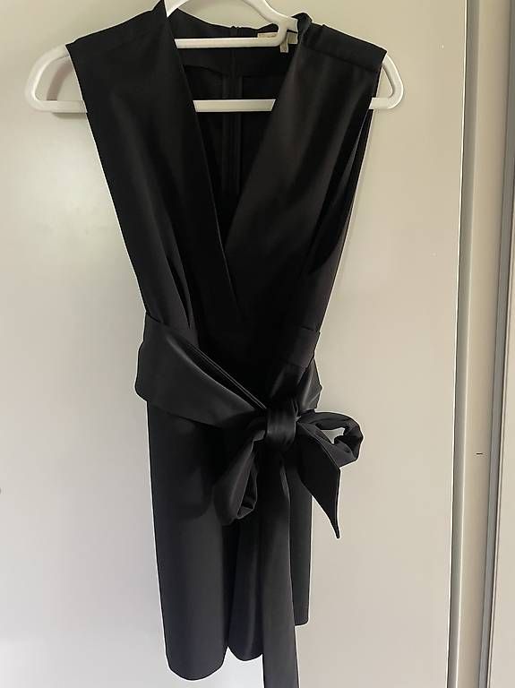 Tute: Maje Paris Jumpsuit schwarz mit Bindegürtel M – Usato da Zürich venduto da Ineselisabeth