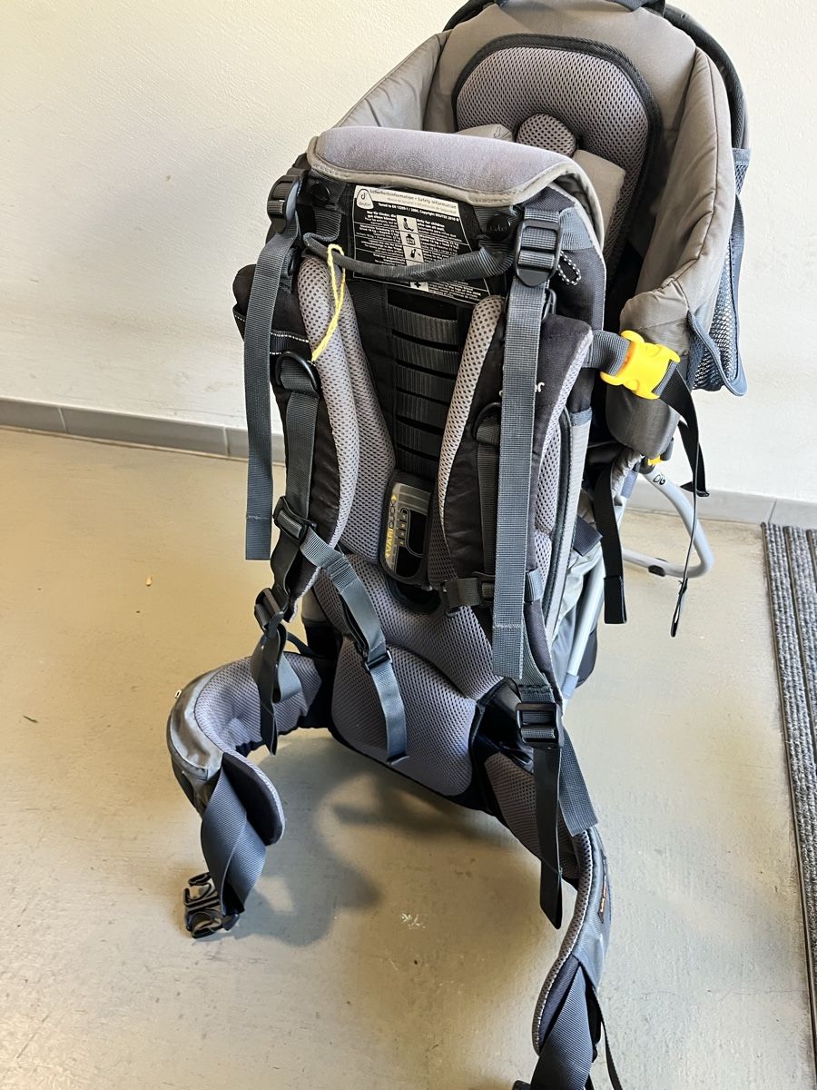 Deuter Zaini: Deuter Kindertragerucksack – Usato da Uetikon am See venduto da Kfuture 2