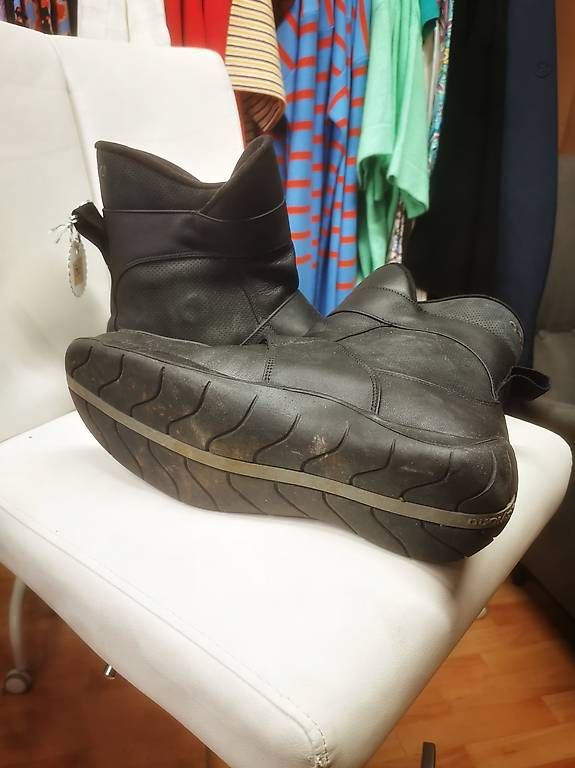 Scarpe da uomo: Motorrad Schuhe Grösse 44 – Usato da Mitlödi venduto da JSN19 1