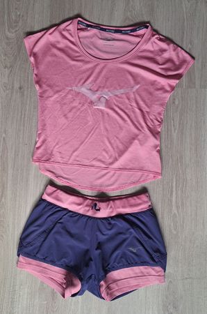 Lot d'un short et d'un t-shirt Mizuno Femme XS.