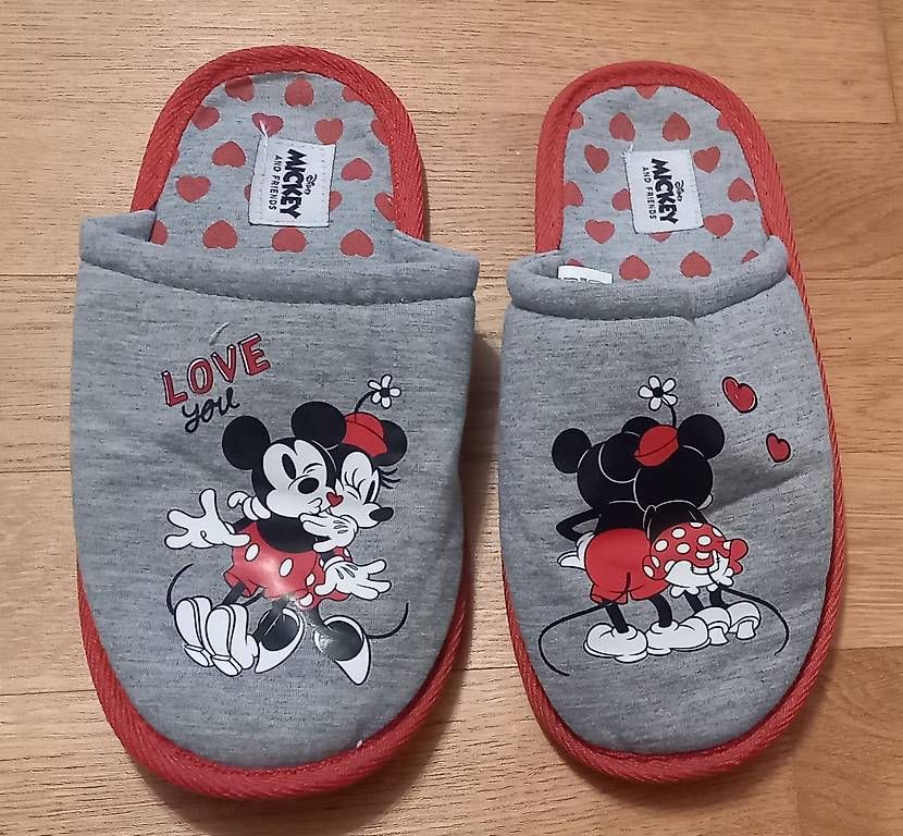 Scarpe da uomo: Hausschuhe – Usato da Uster venduto da dan_w8bc