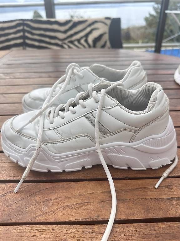 Scarpe per ragazze: Chaussure fille T35 – Usato da Belmont-Lausanne venduto da ste_b56g 2