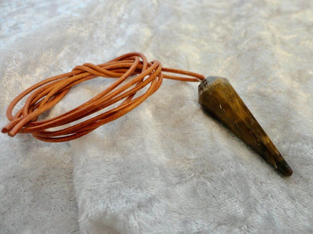 Minerali & Pietre curative: Tigerauge an Ziegenlederkordel – Nuovo (secondo la descrizione) da Biberist venduto da tl-schmuck 1
