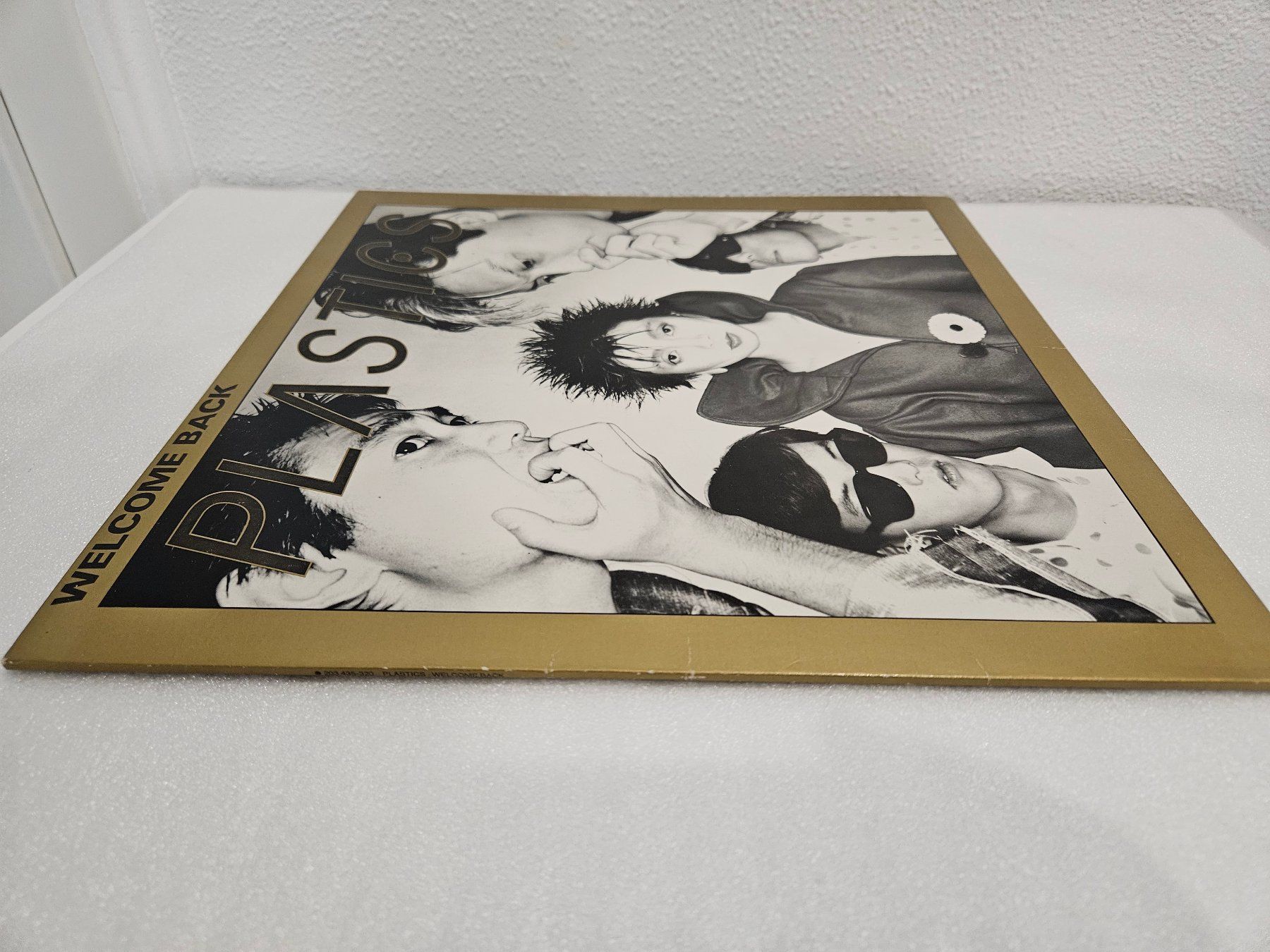 Dischi in vinile: Plastics – Welcome Back ( LP, Electronic ) – Usato da Uster venduto da Vinyl-Leidenschaft 2