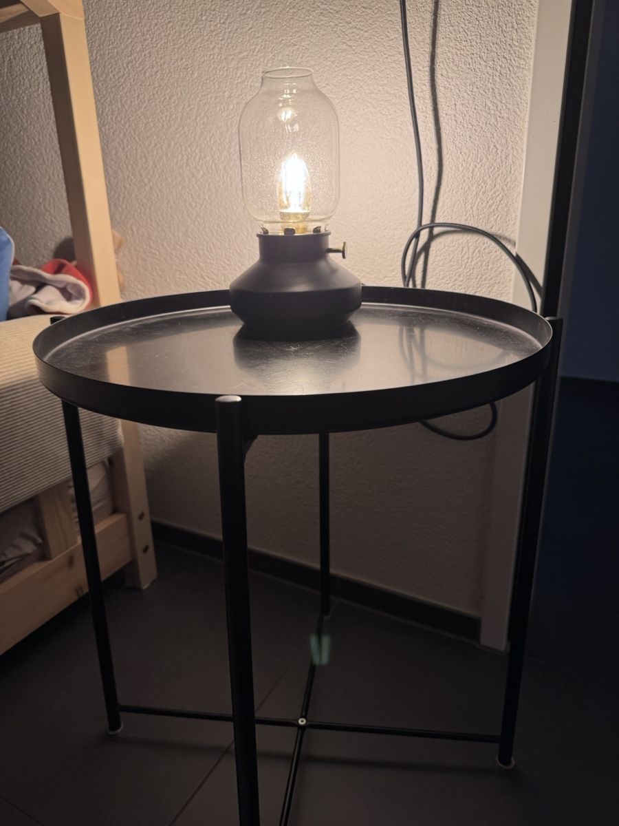 Ikea Lampes: Ikea table lamp + metal table – D'occasion à Zürich par lui_ns5h
