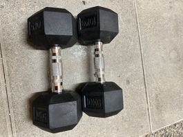 Zwei 10kg Hanteln