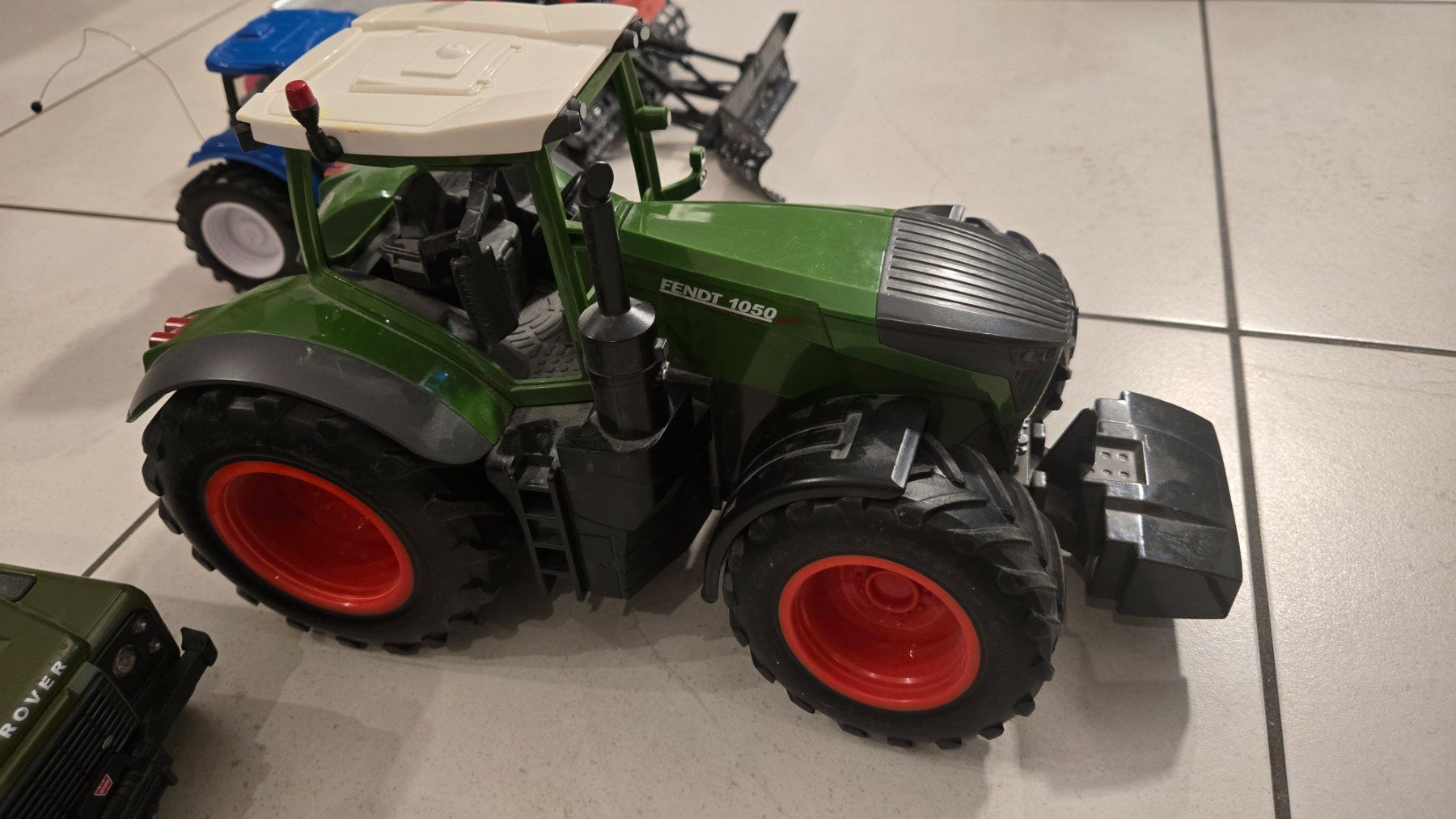Spielzeuge: Spielzeugauto 5 Modelle – Gebraucht aus Hallwil von En.Pu. 3