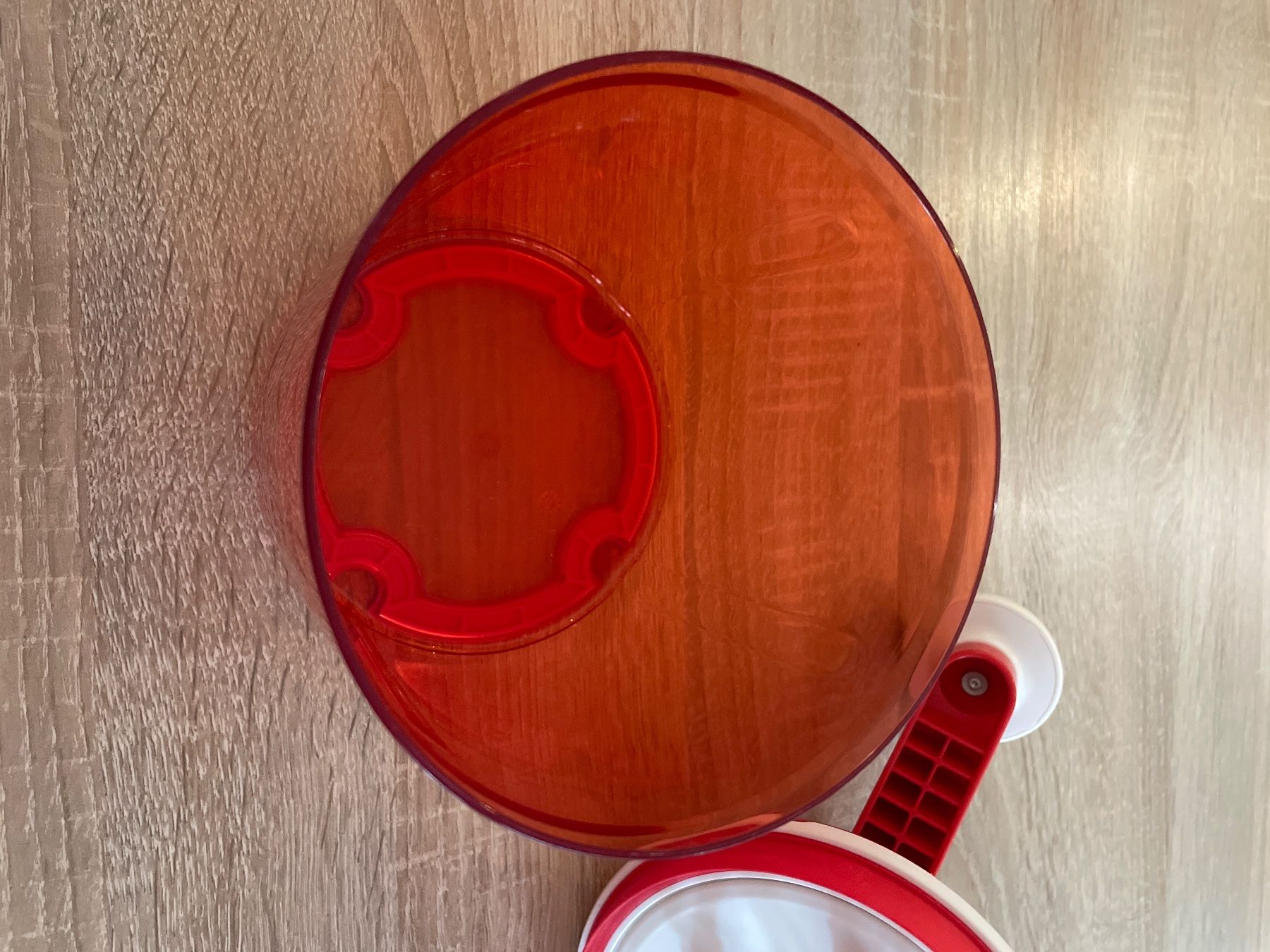 Tupperware Elettrodomestici da cucina: Neuwertiger Tupperware Speedy Boy Küchenhelfer, Rot – Usato da Merenschwand venduto da Luna20 3