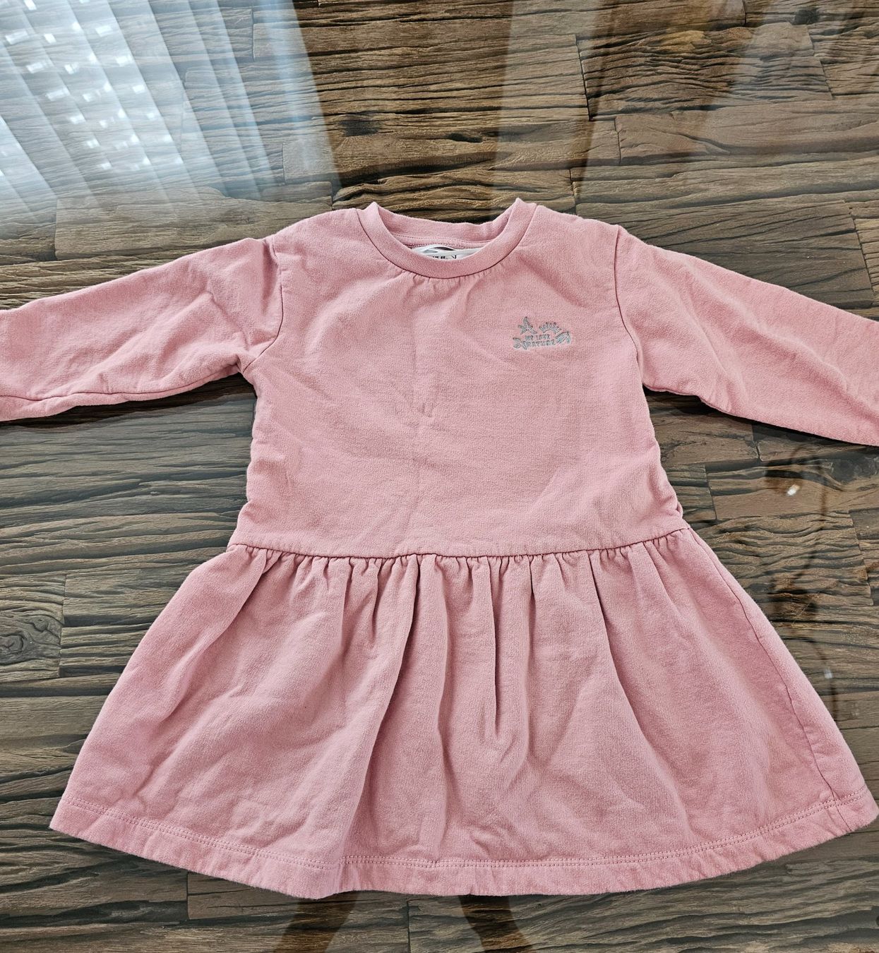 Lotti & Set di vestiti: 3er Set Mädchen Kleider, Gr.104 Top Zustand – Usato da Birr venduto da V-K 2